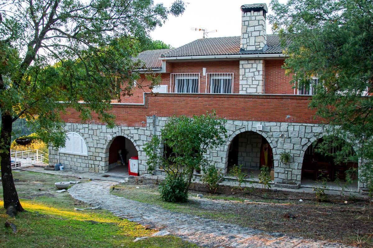 Penzion Casa Cadalso, Mirador De Gredos, Madrid Cadalso de los Vidrios Exteriér fotografie